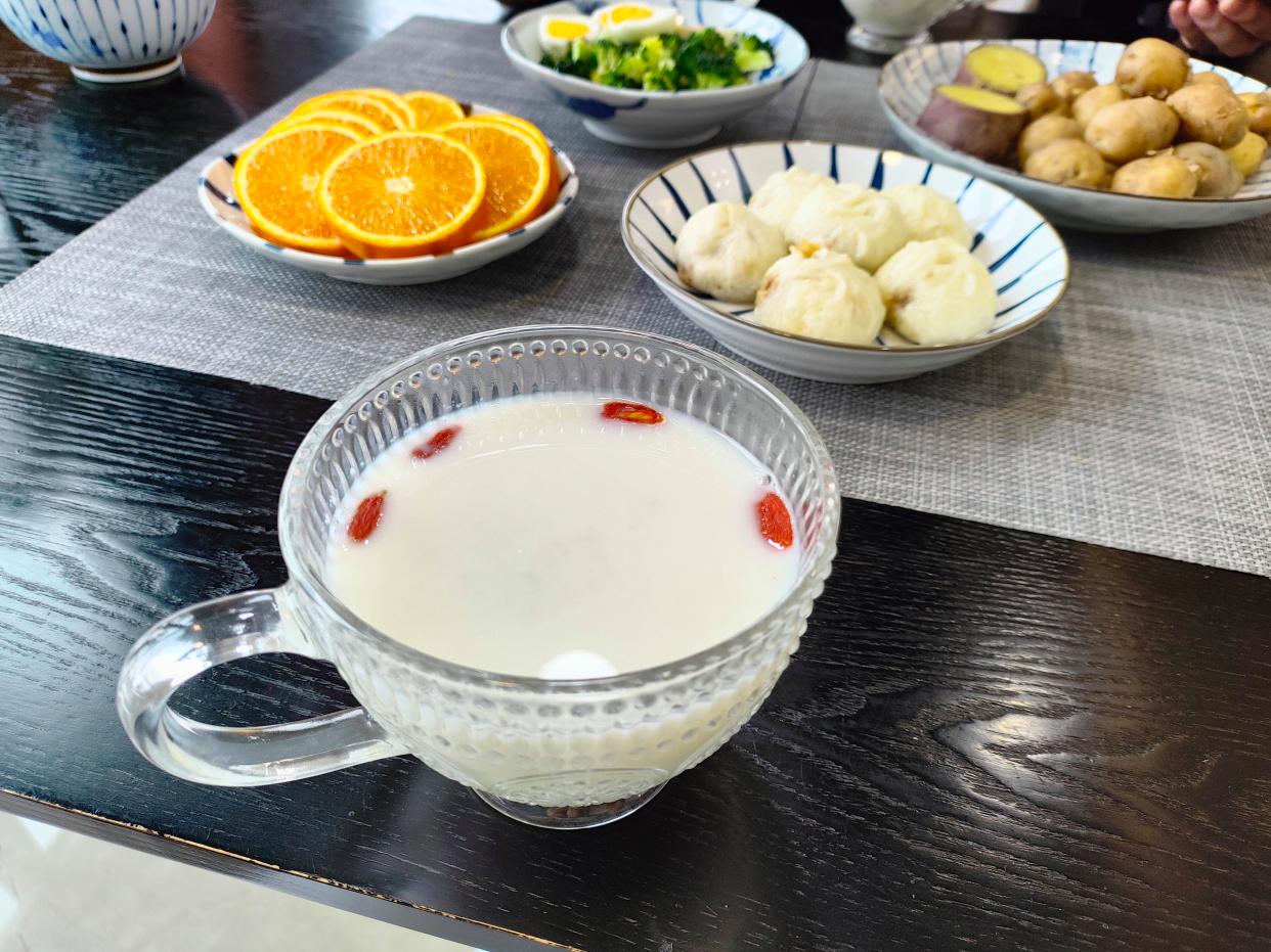 老两口免费早餐,东北老两口的早餐