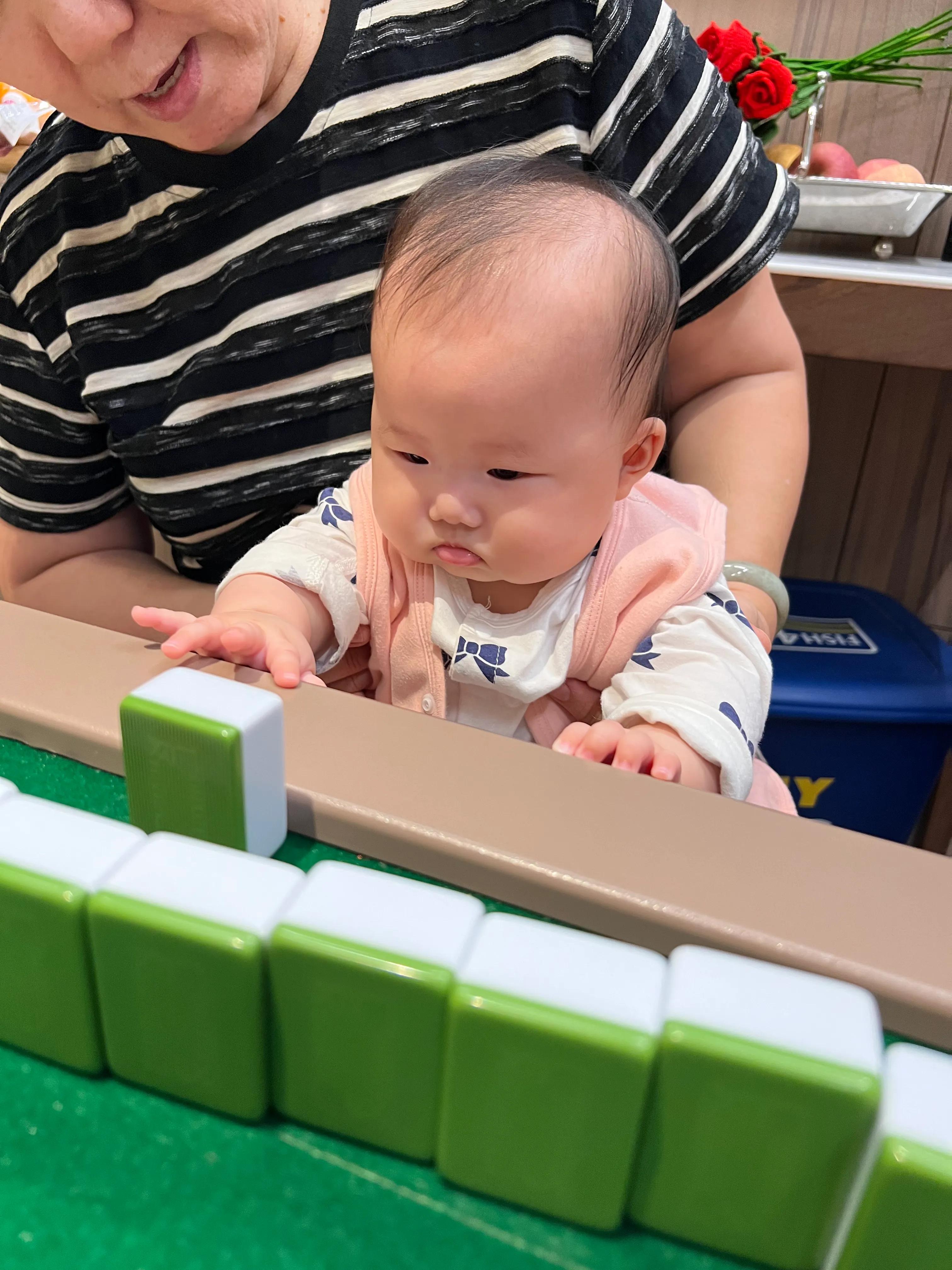 女儿四岁了头发很少,新生儿头发稀少还有必要剃胎毛吗