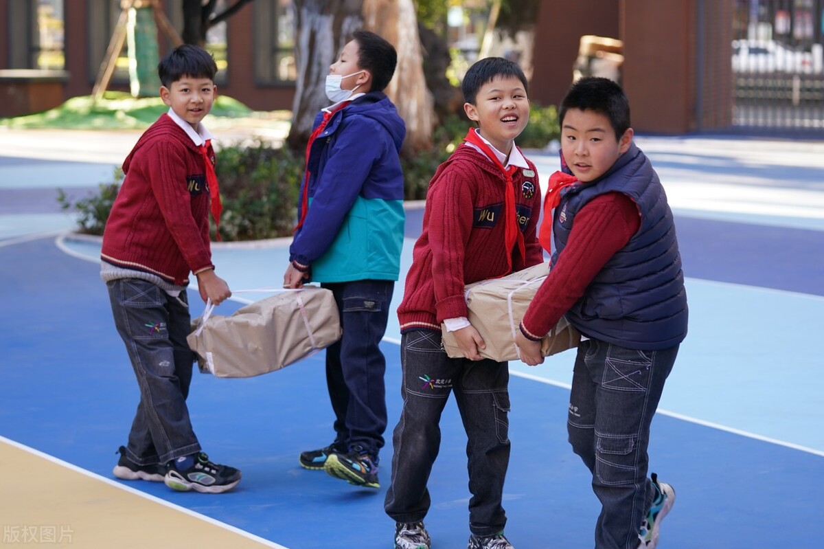 小学孩子在班里不合群怎么办,孩子不合群该怎么引导教案