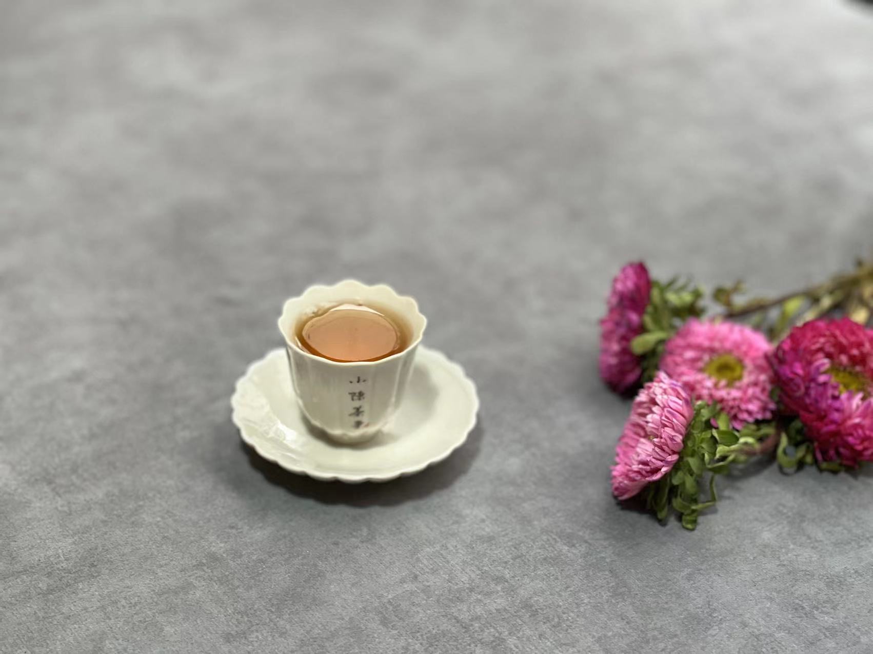 泡红茶用碱性水泡好吗,泡红茶一定要用玻璃杯吗