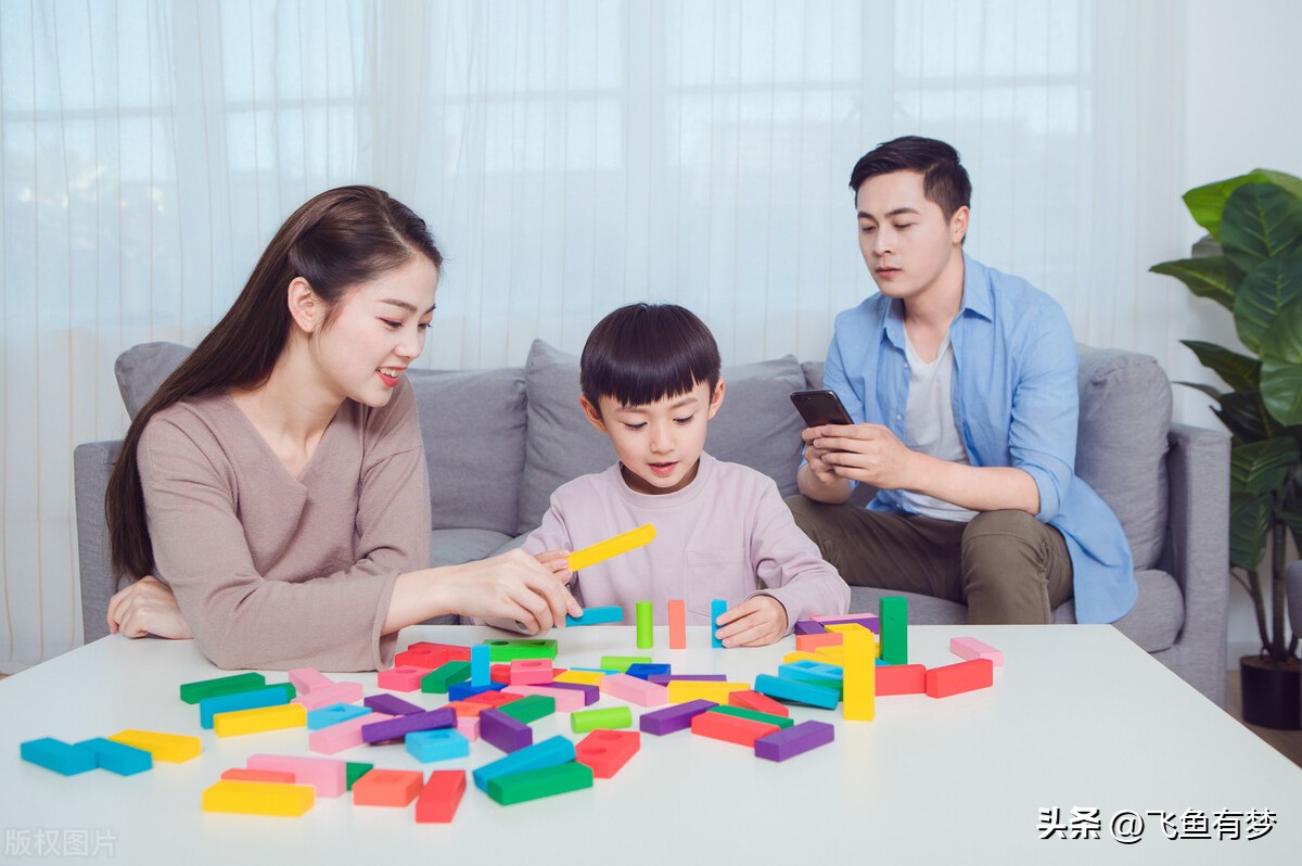 小孩老是黏着妈妈怎么办,宝宝断奶成功后整天黏着妈妈哭闹