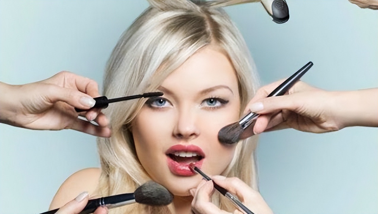 经常化妆和长期素颜皮肤区别,长期化妆的人和素颜的区别