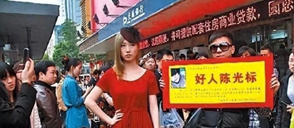 “最红裸模”*筱雨张**：22岁时拍写真火爆全网，如今将近40岁仍单身