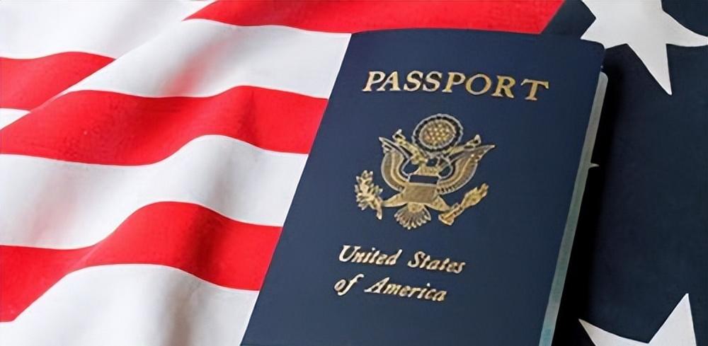 华人女兵在美军舰上干什么,美军华裔女兵向中国海警喊话