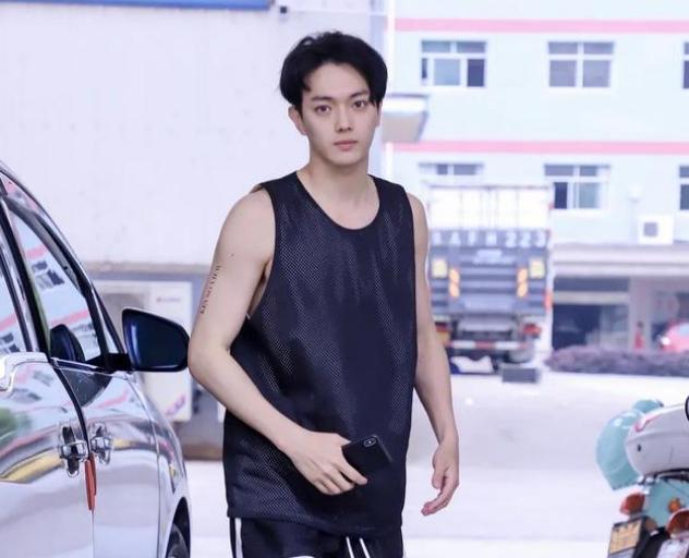 头大身子小的胖头鱼,头大尾小胖头鱼