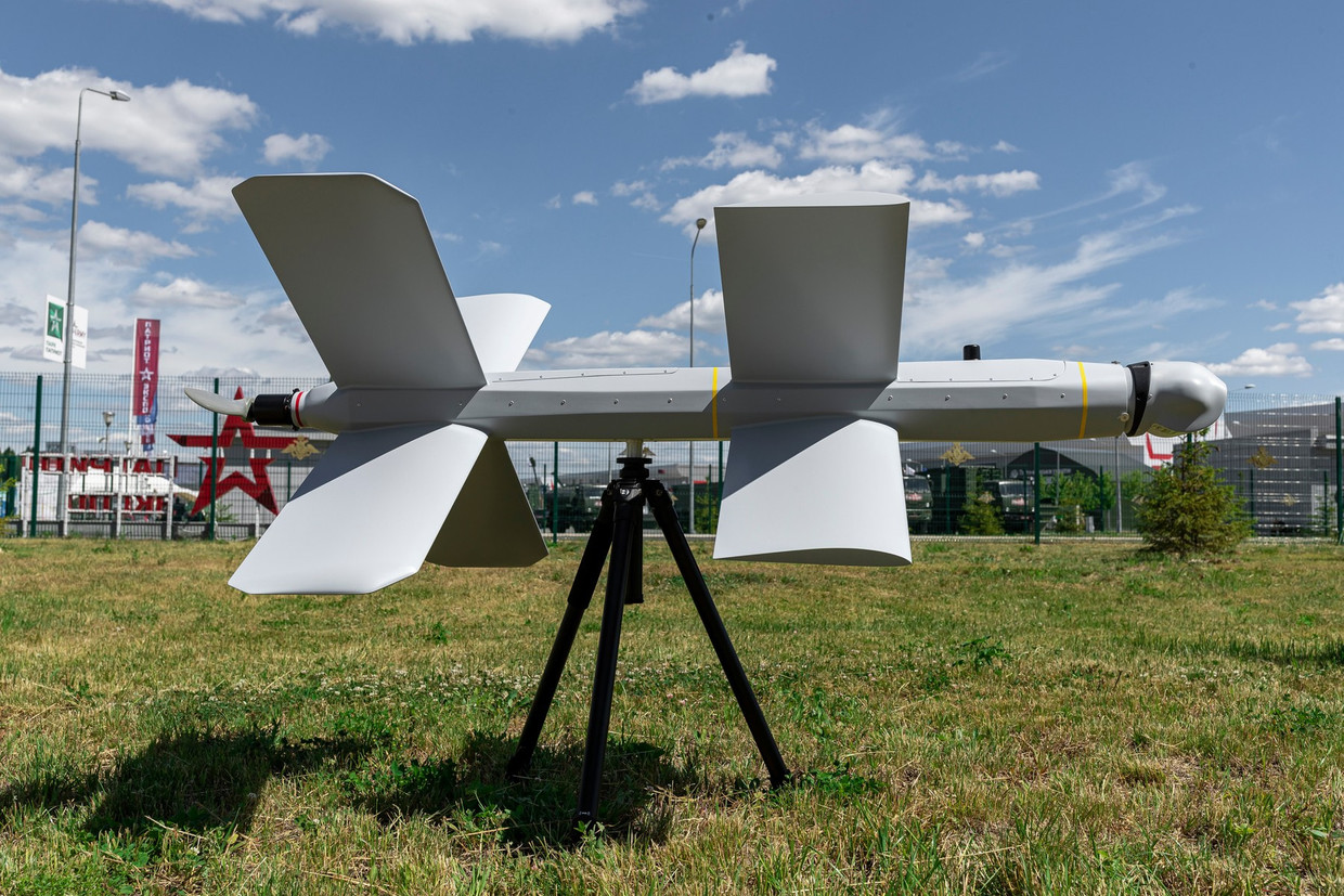 俄军新型柳叶刀无人机巡飞弹,无人机在乌克兰战场显身手