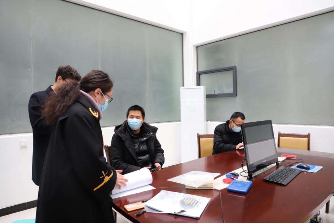 被告拖欠货款5年不付！法院：不来开庭也依法应当支付！