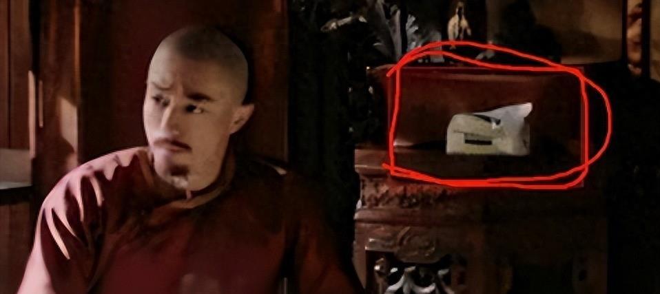 *绑捆**露大胸、台词胡来!这些“*辱侮**”观众的剧情,真把观众当呆子