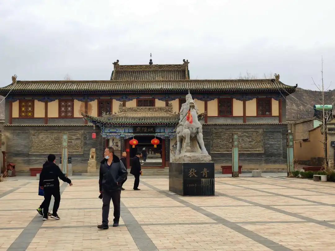 比年味谁更浓？谁能比得过花灯锦簇的栖云！