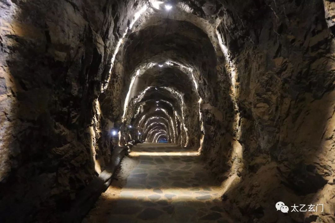 北京八奇洞显圣龙潭,最近发现的最大溶洞