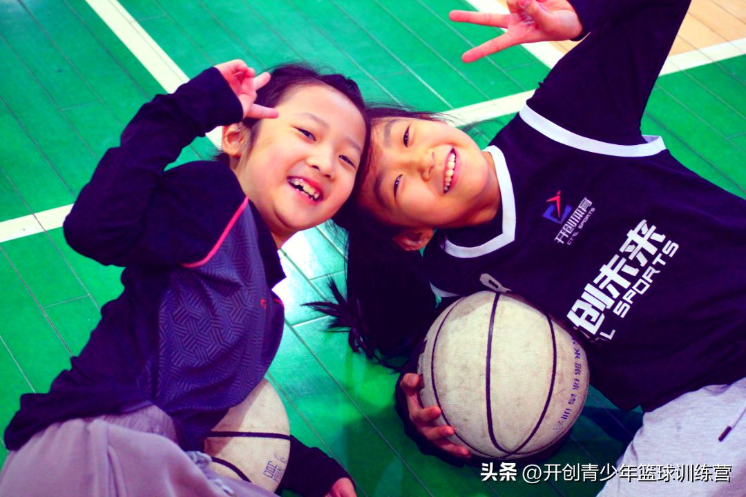 巾帼不让须眉谁说女子不如男动漫,对篮球运动的热爱之情