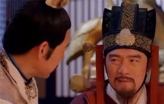 最经典的太监念圣旨,太监宣圣旨念错一字救了1000人