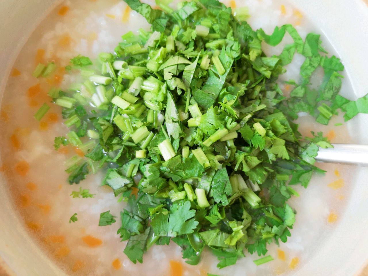 苹果小米胡萝卜山药粥有什么功效,家庭版山药玉米胡萝卜粥做法