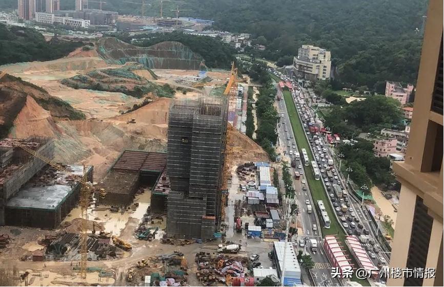 ​“堵城”长岭居：房价攀升上6万+，上班却被堵在家门口……