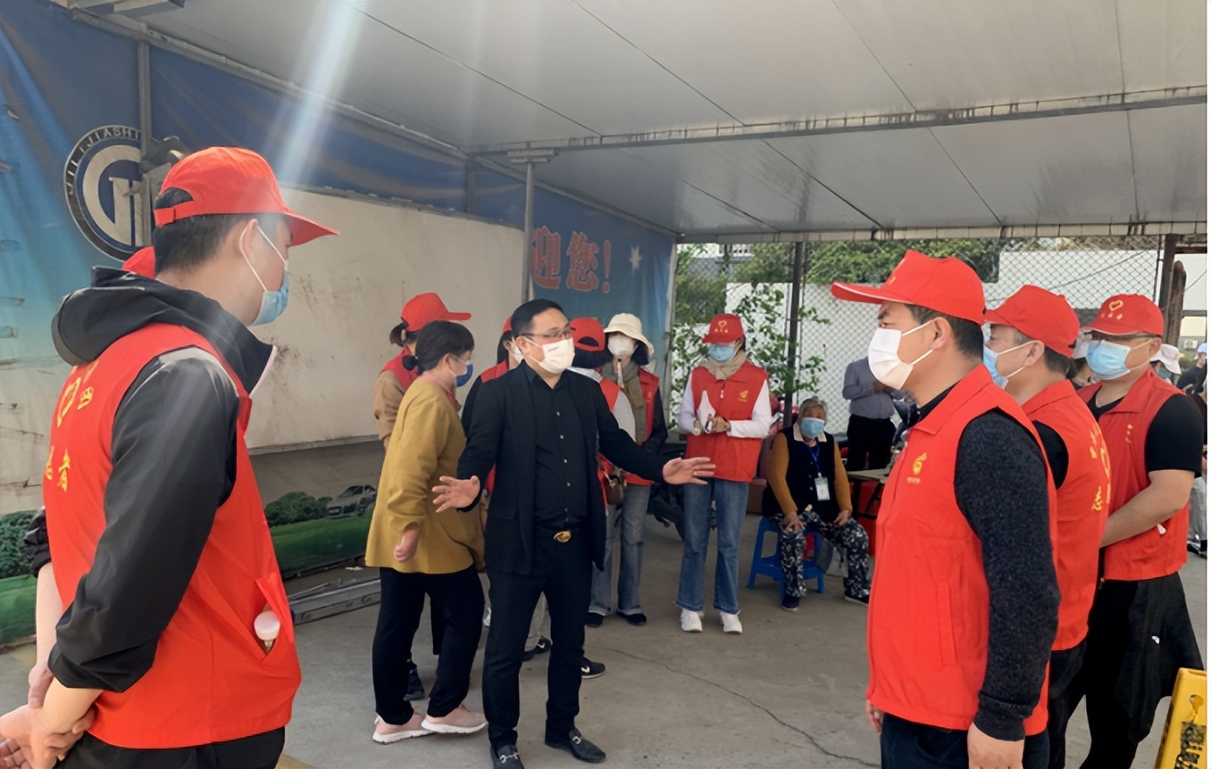 中国餐饮百强榜上的通籍少帅-香港品尚集团董事长胡忠