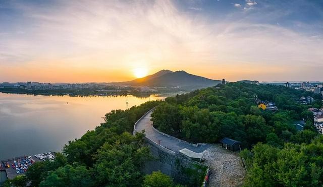 婆婆带了十几个亲属暴打儿媳妇,婆婆带十几个人暴打儿媳