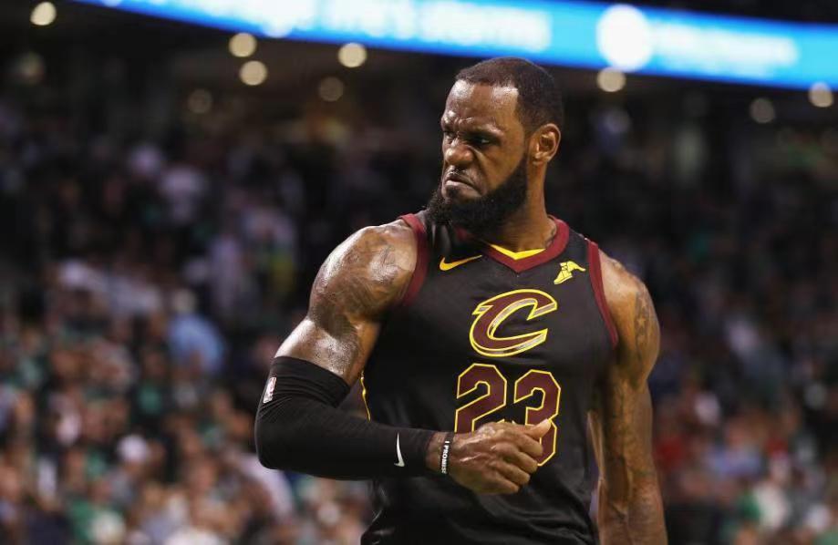 詹姆斯会在湖人退役吗,湖人四连败詹姆斯谈退役