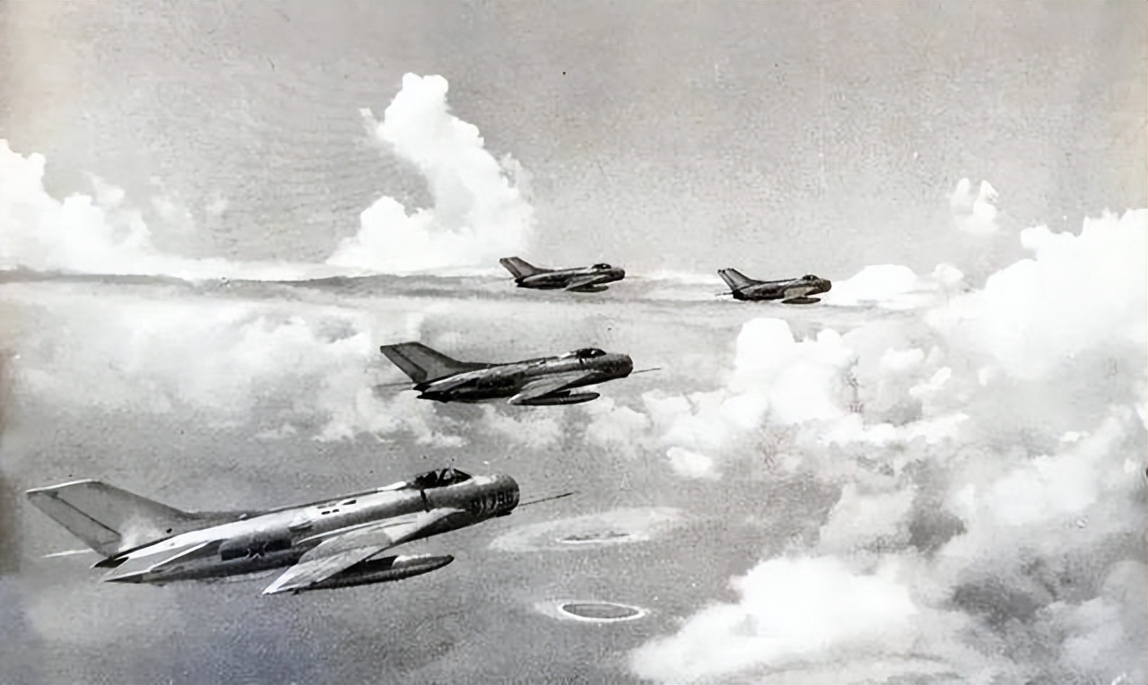 79年埃及购买中国50架歼6，竟嫌性能落后不愿给钱，穆巴拉克解围