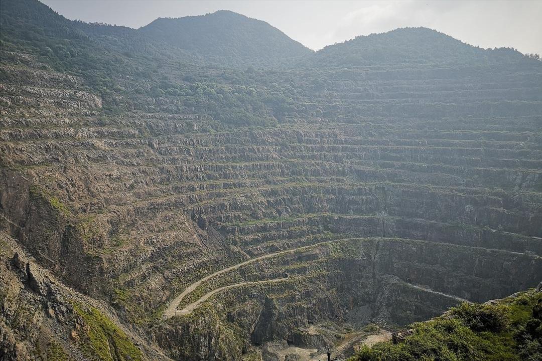 亚洲第一天坑是什么矿,亚洲第一坑煤矿图片