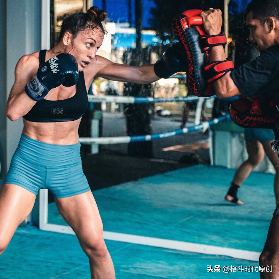 女子裸拳ko外国选手,裸拳比赛外国女拳手