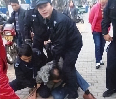 李宝成流氓案怎么判刑,李宝成性侵案