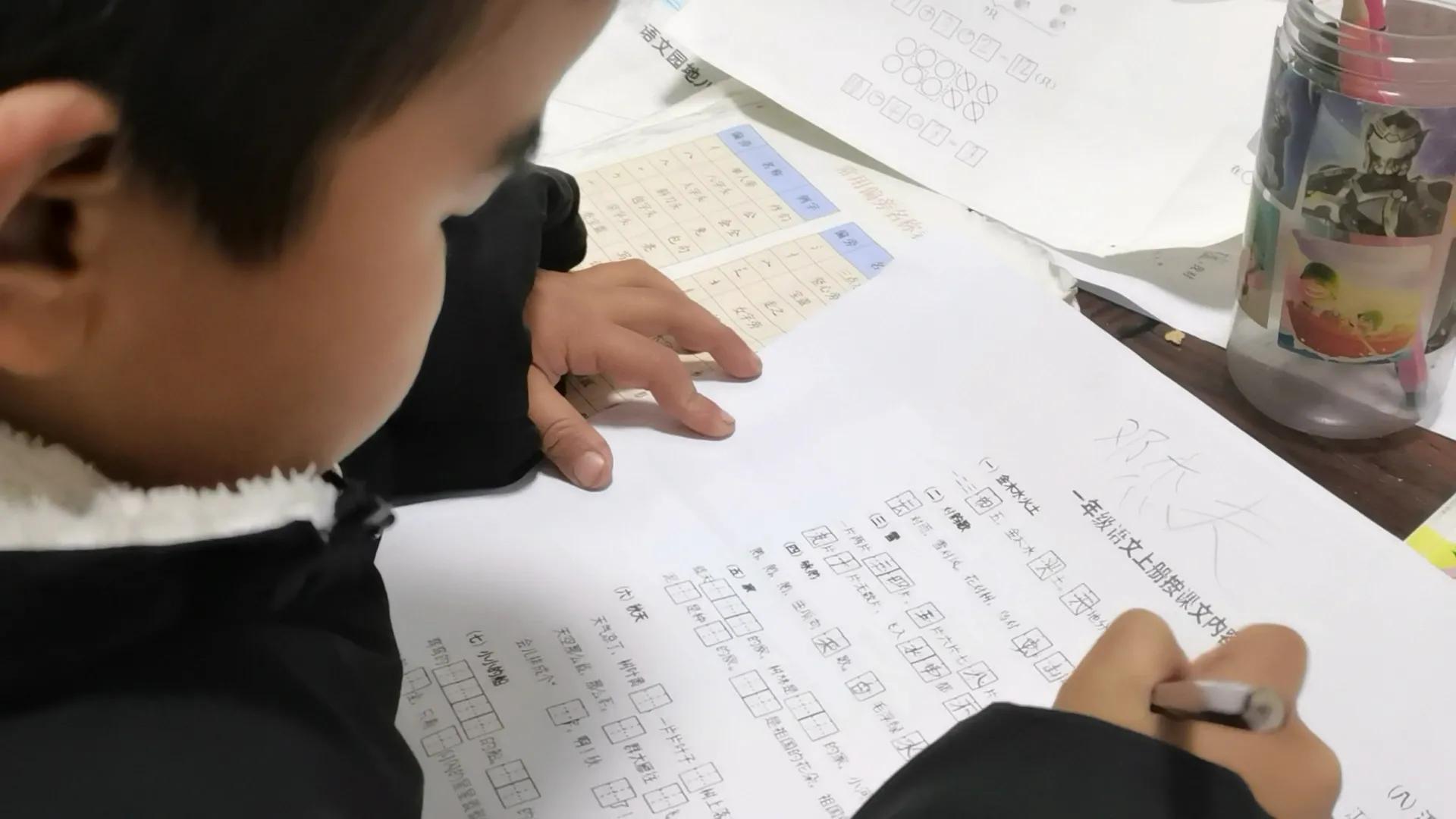 怎么纠正孩子磨蹭写字慢,小学生怎么纠正写字