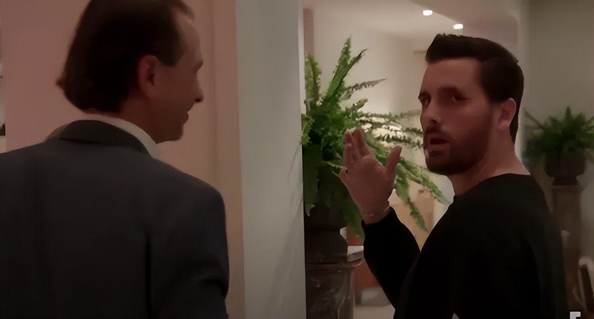 卡戴珊办奢华婚礼！被前任撞见亲热场面，修罗场引全网吃瓜