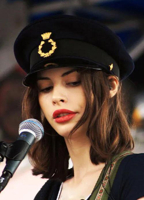 夏洛特坎普米尔斯,夏洛特坎普charlotte