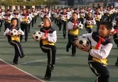 小学生的足球有多厉害,小学生足球有必要训练三个小时吗
