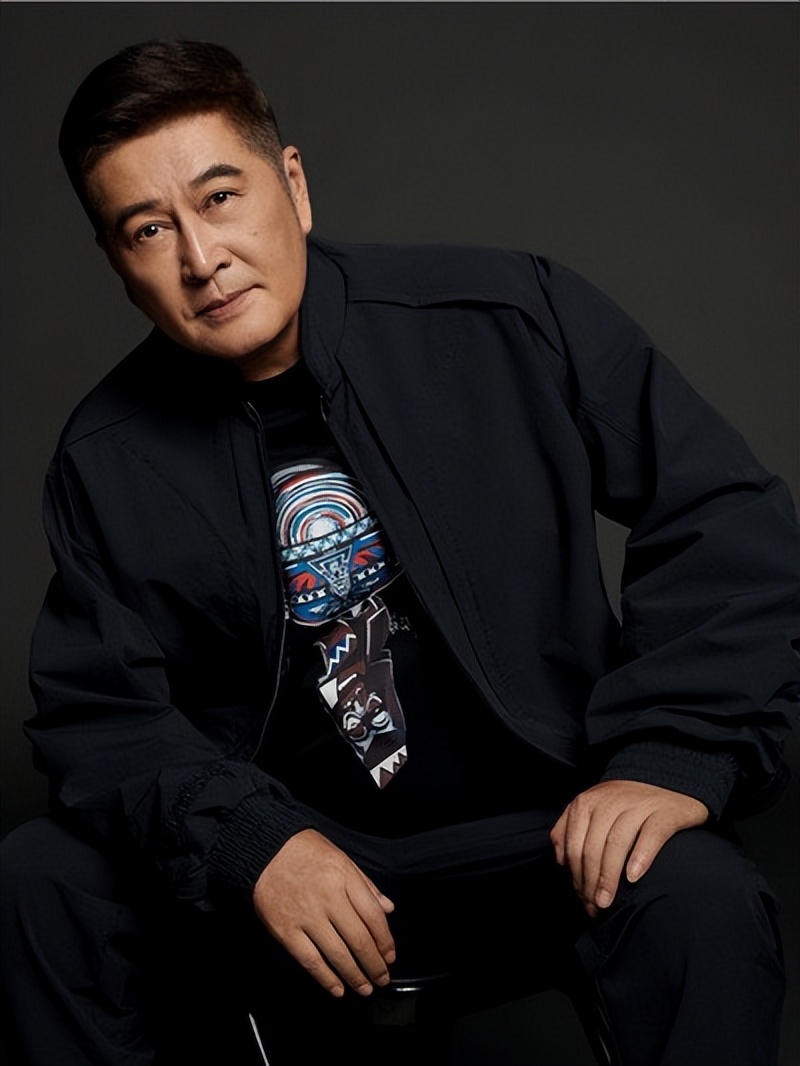 年轻和成龙、周星驰演戏，老了隐居河北农村，68的林威活的太飒了