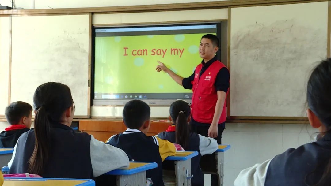 基层工作经历驻村第一书记,退役军人村书记爱岗敬业