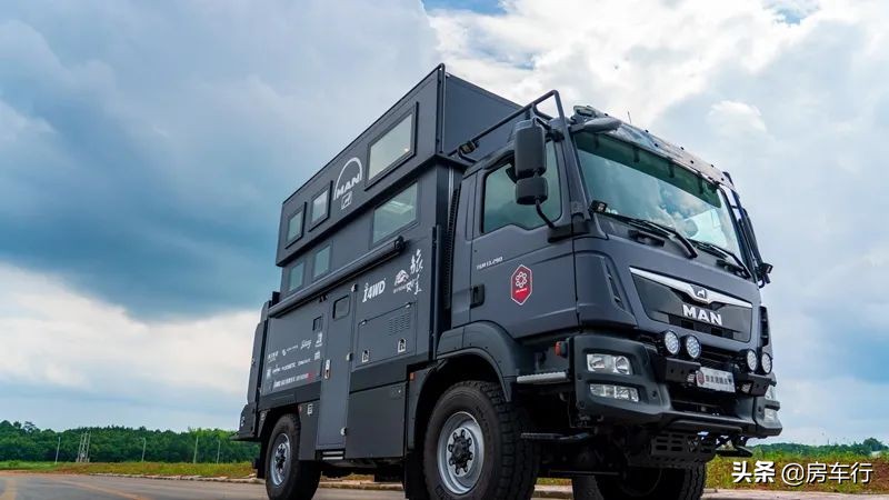 价格低的b级越野房车,顶级超重型越野房车蓝牌
