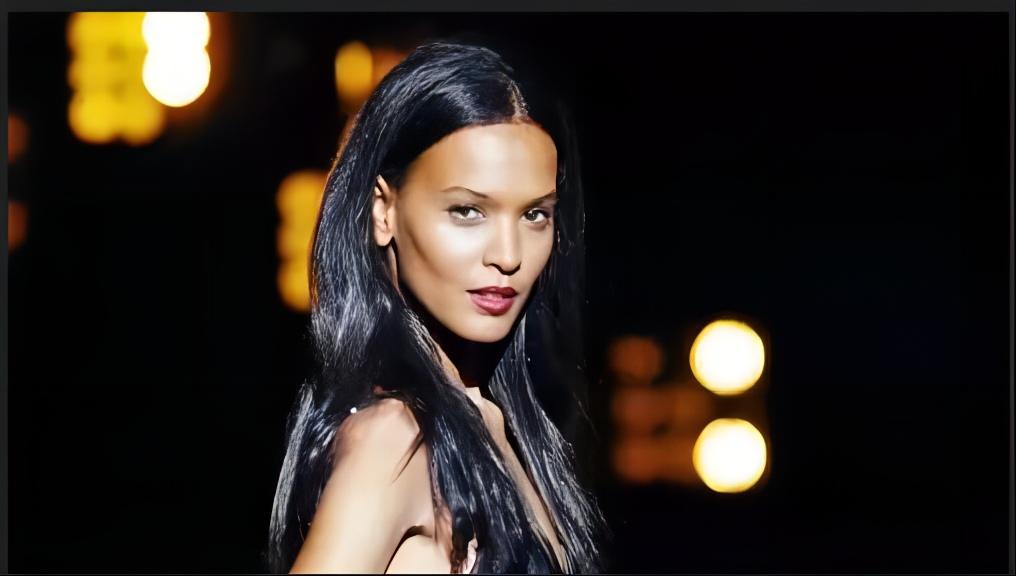 华莉丝：12岁被父亲卖给老头，32岁她终止非洲割礼，终结千年习俗