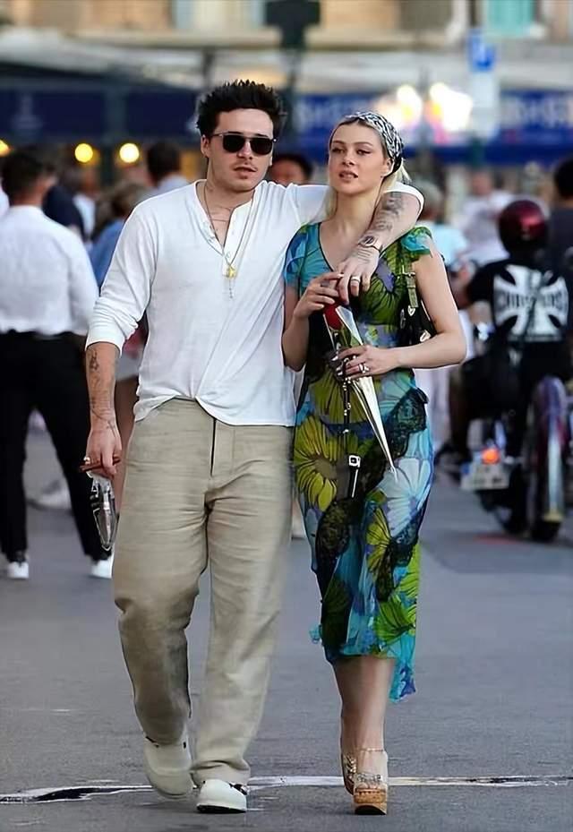 艾小羊:有钱人终成眷属,没钱人亲眼目睹