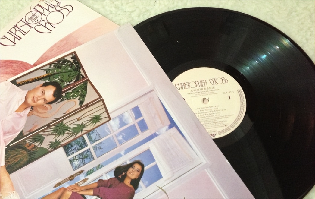 苹果最新蓝牙耳机airpods,苹果新一代蓝牙耳机airpods