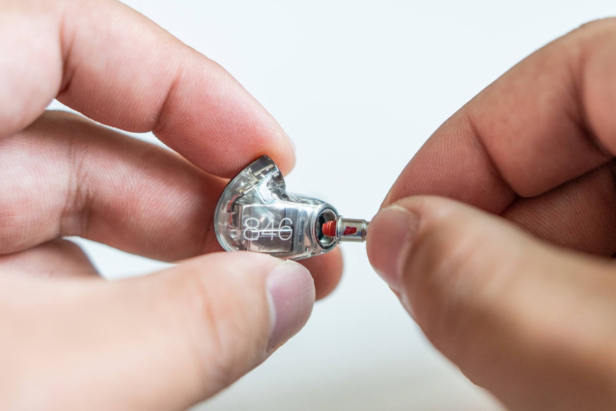 舒尔se846哪款耳机要好一点,舒尔se846真无线蓝牙耳机