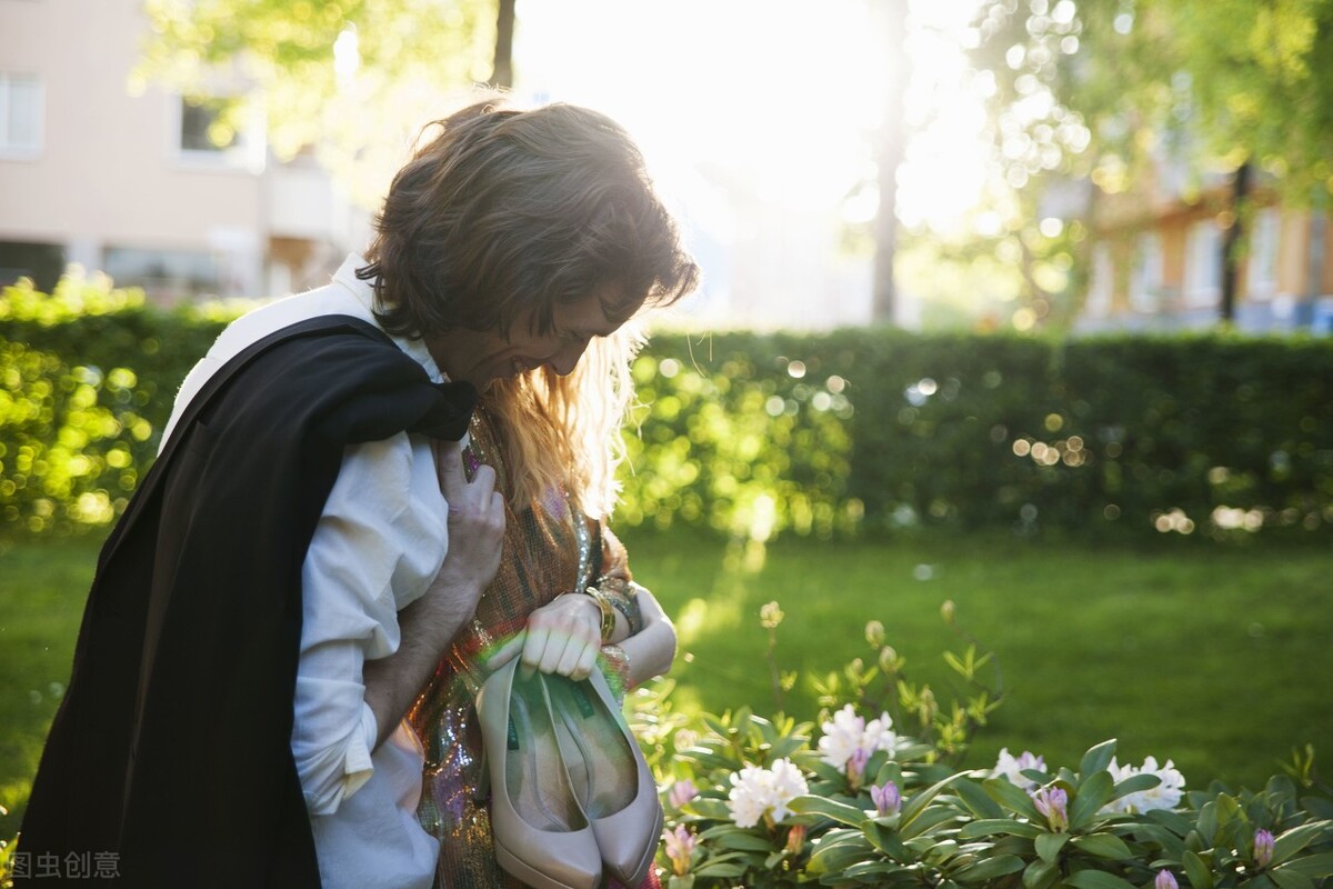 对爱情总怀着向往，但每次都很快就陷进去也很快结束，为什么？