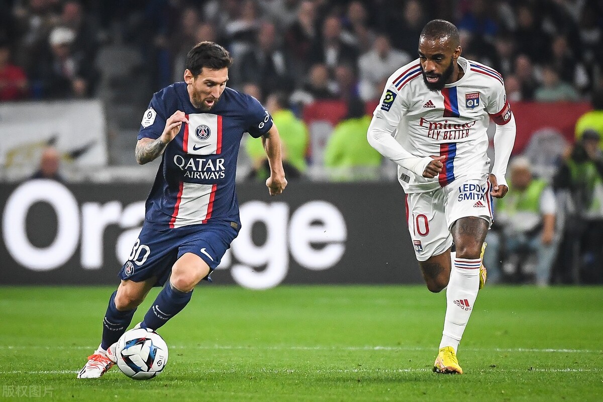 托雷斯和c罗谁的历史地位高,c罗梅西托雷斯