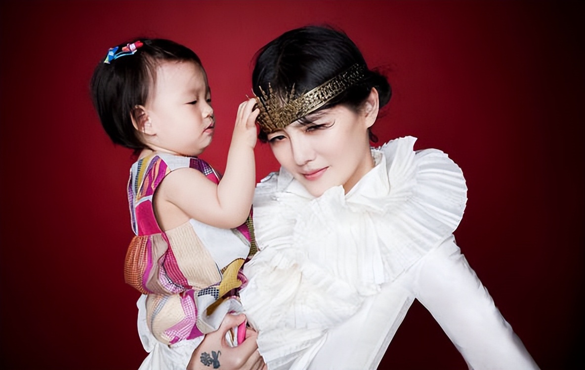 张兰谈汪小菲大s抚养权,大s晒汪小菲2600万借据张兰回应