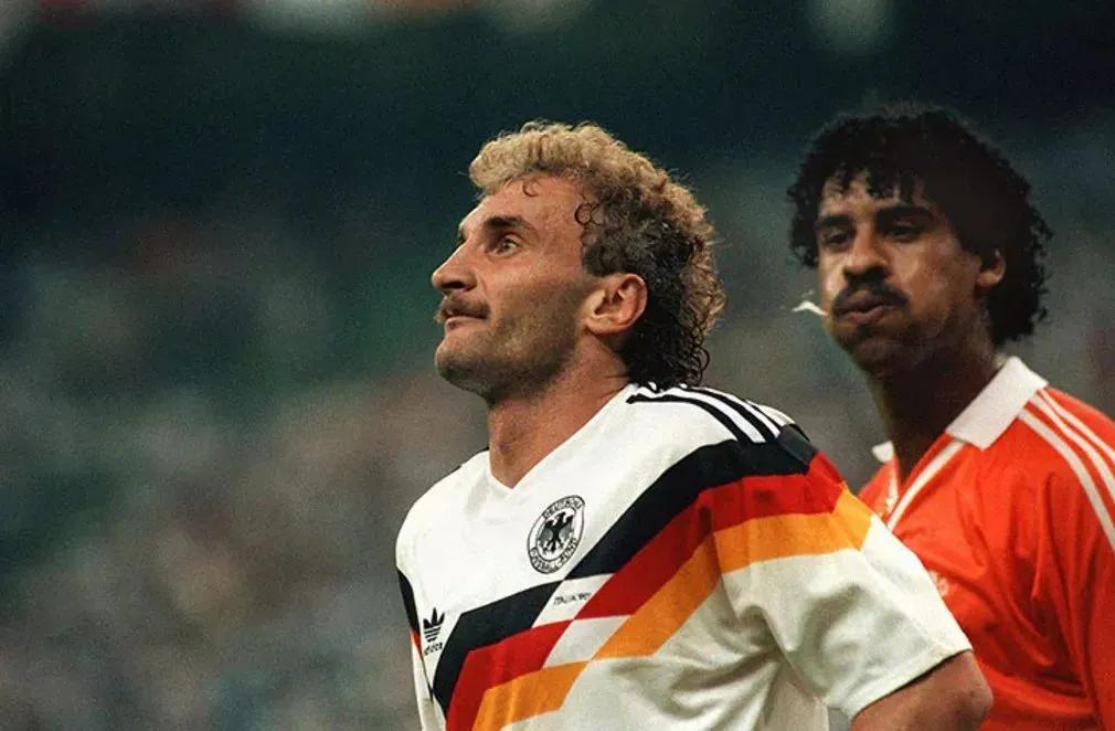 世界杯难忘的瞬间视频,历届世界杯精彩瞬间