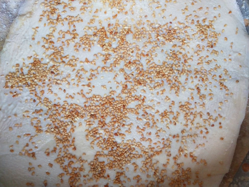 千层饼怎么做才好吃?原来和面有技巧,做对了外黄里暄,酥软油润