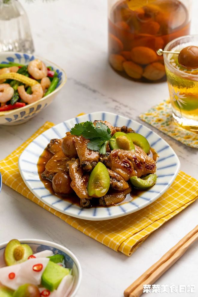 泡过酒的青梅干做法,泡青梅酒的青梅捞出来可以做什么