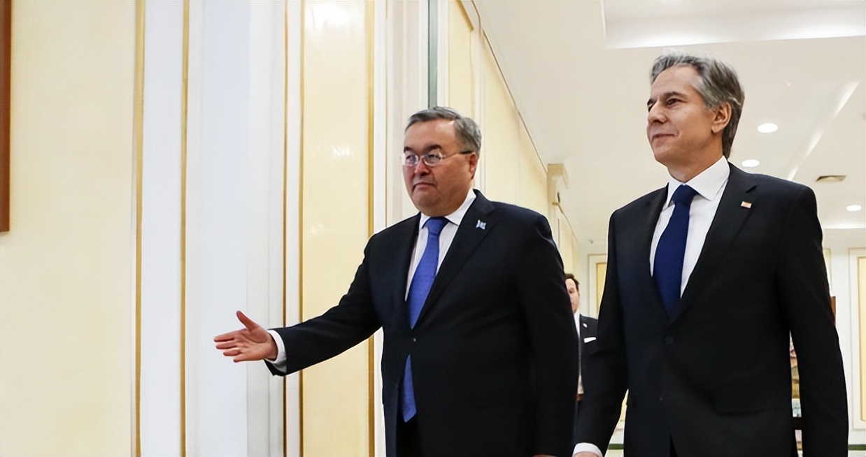 美国官员离开后,哈萨克斯坦态度大变,切断平行进口遏制俄罗斯