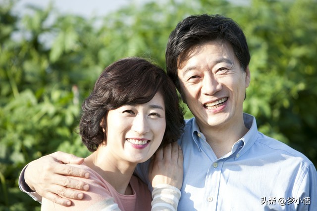 50岁生日，儿子送我1.2万生日礼物，五星酒店3桌，我却觉得心寒