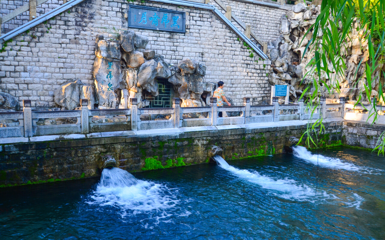 游济南趵突泉大明湖的感慨,趵突腾空润泉城