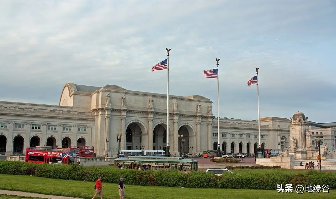 美国机场那么多飞机票贵吗,美国机场多的原因