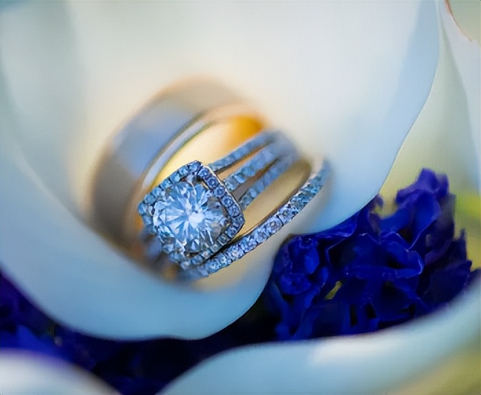 钻戒戒圈可以调整吗,钻戒改圈号后钢印不见了