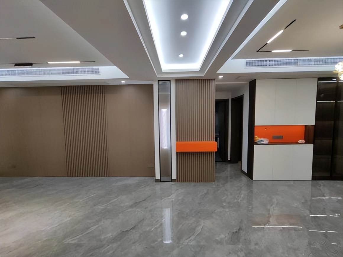 硬装装完没钱买沙发,硬装结束了没钱买电视和沙发