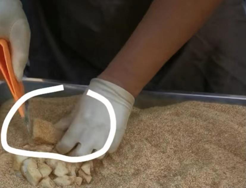 卖打糕小动作,南京女子买打糕录下被坑全程后续