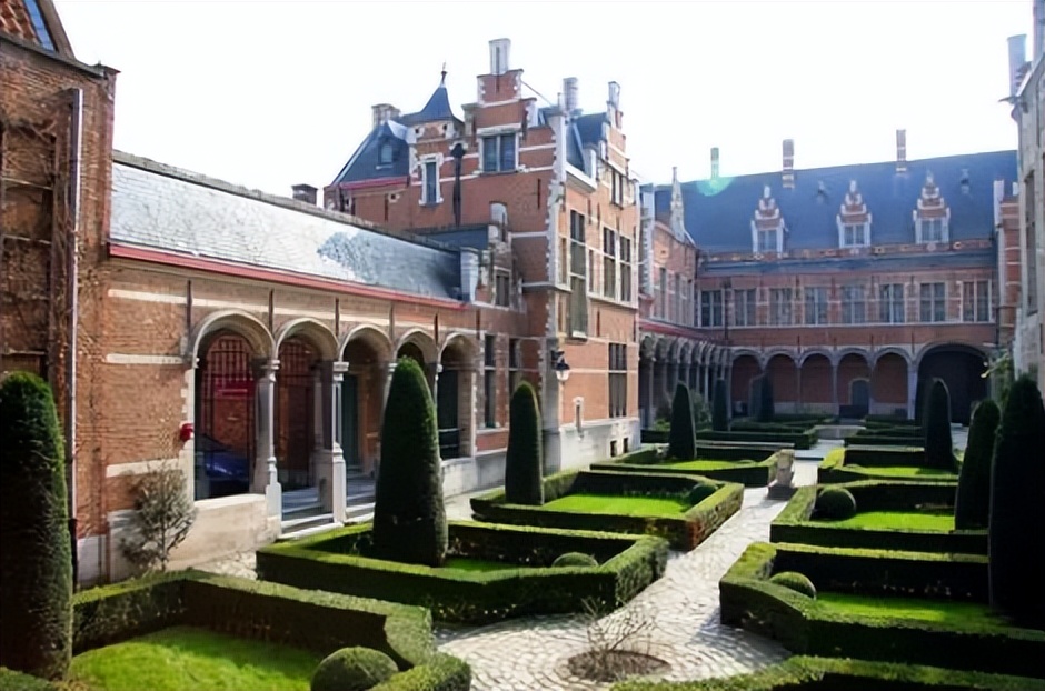 比利时地理气候特征,比利时在二战中是什么地位